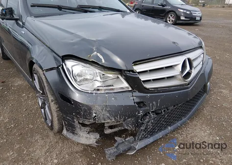 2013 Mercedes-Benz C 300 Sport 4Matic из США, поврежденный, VIN WDDGF8AB9DR258312